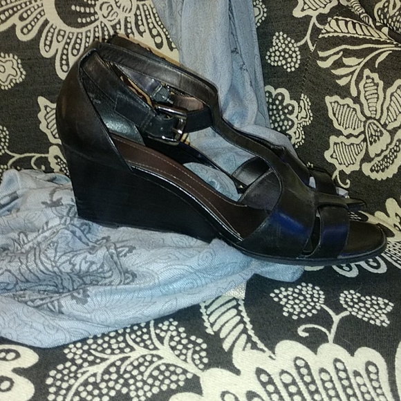 Joan&David Black Leather Dress Sandals - Picture 6 of 6